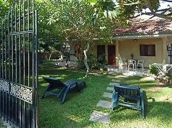 Rico Shadow Guest House Negombo 3*,  Srí Lanka