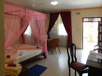 Rico Shadow Guest House نيجومبو 3*,  سريلانكا