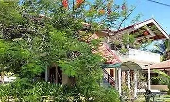 Rico Shadow Guest House نيجومبو فندق